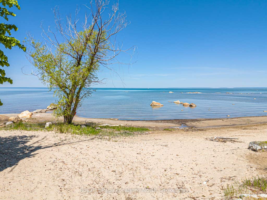 Photo of 102 Fraser Crescent, Blue Mountains, ON L9Y 0M8 (MLS # X13429064)