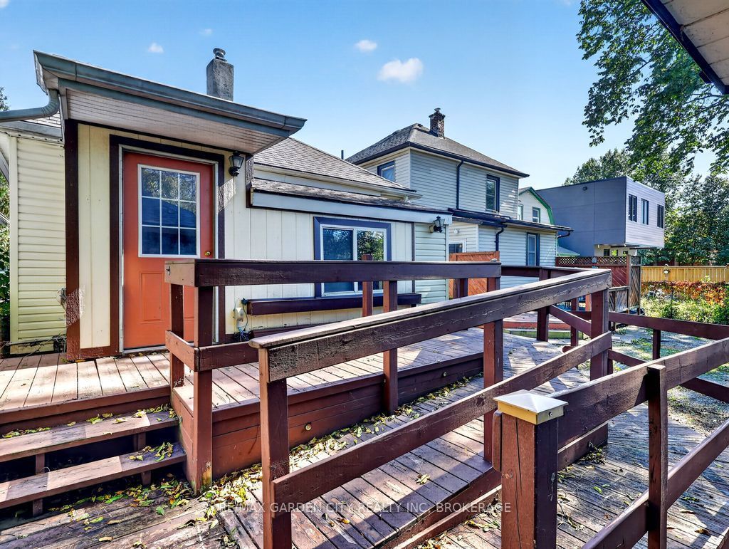 15 Rodman Street