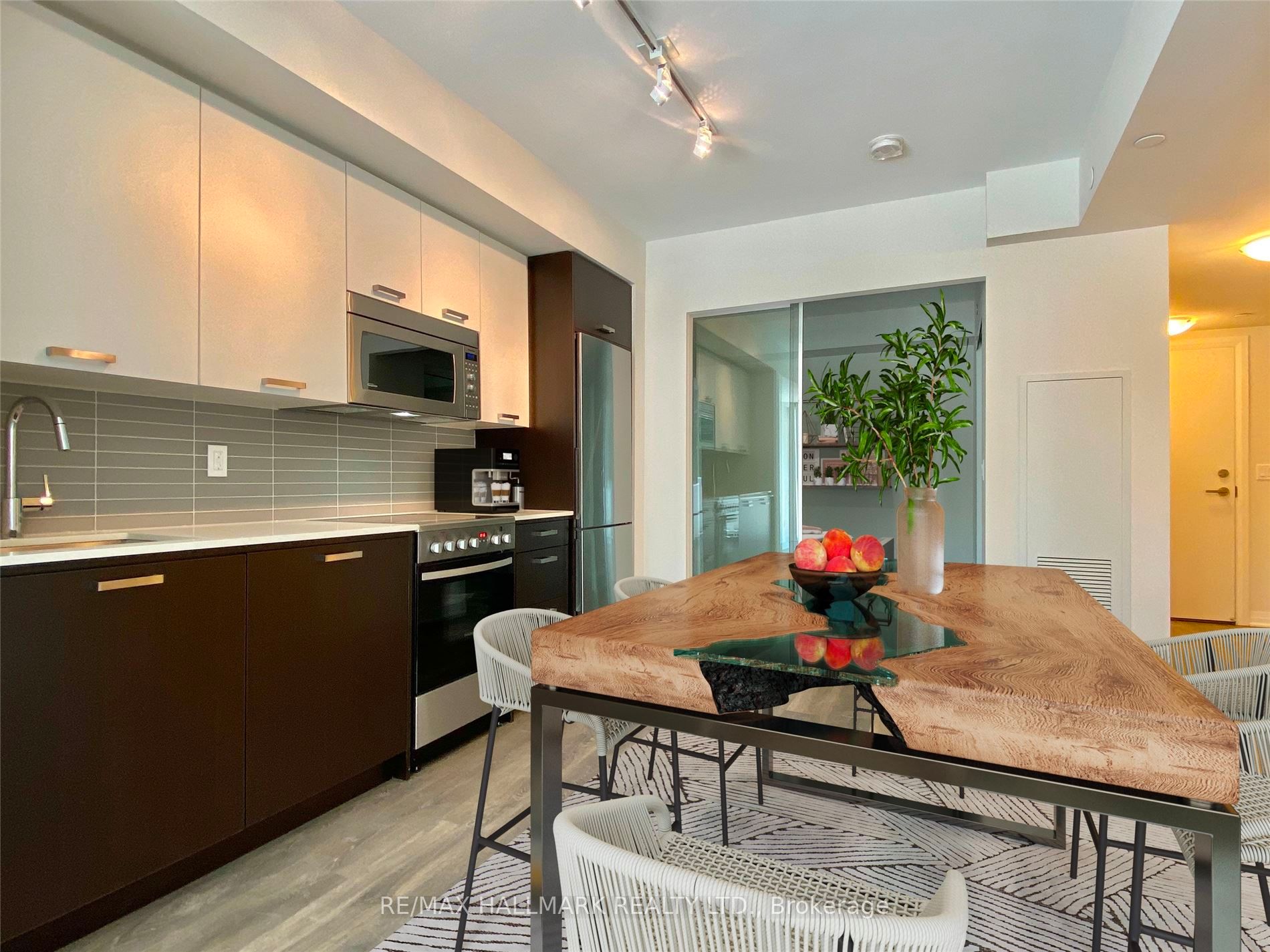 2301 Danforth Avenue 311