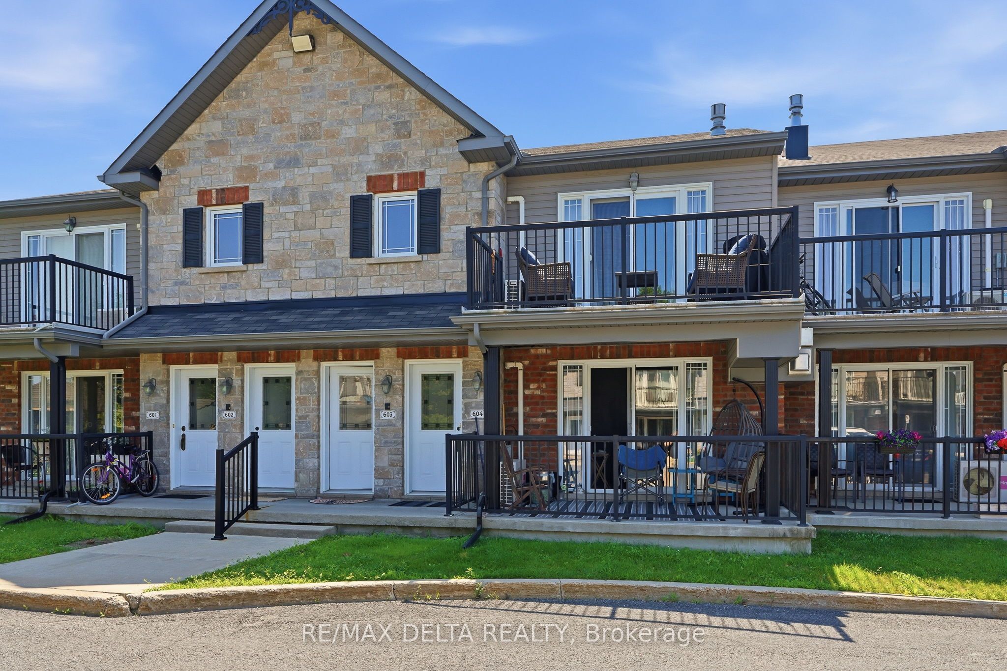 Photo 1 of 22 — 204 Eliot Street 603, Clarence-Rockland, ON K4K 0G4