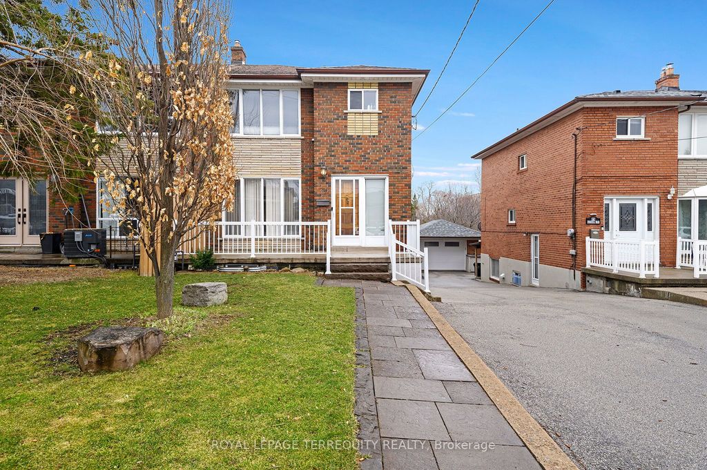 Photo of 27 Gotham Court, Toronto, ON M6M 2N9 (MLS # W12935392)