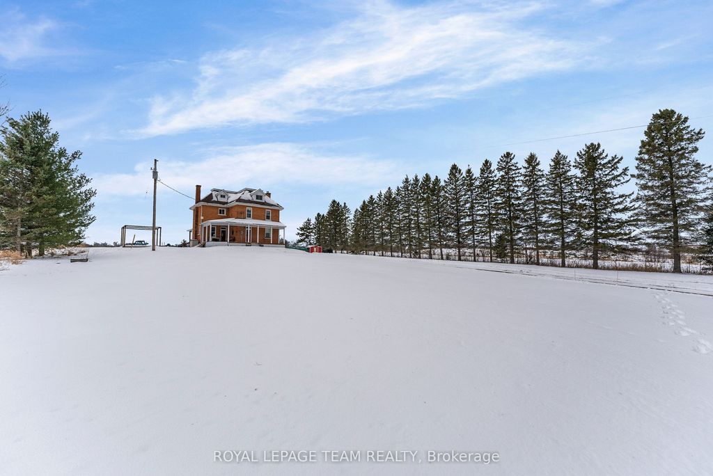 Photo of 186 MUD LAKE Road, Pembroke, ON K8A 6W4 (MLS # X12649046)