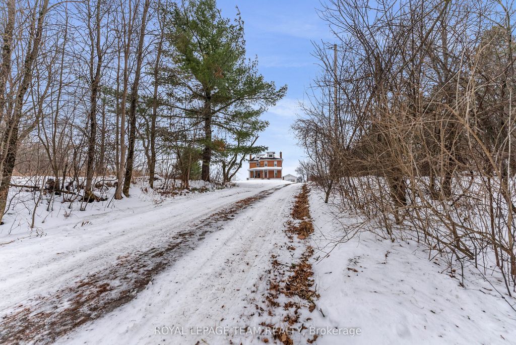 Photo of 186 MUD LAKE Road, Pembroke, ON K8A 6W4 (MLS # X12649046)