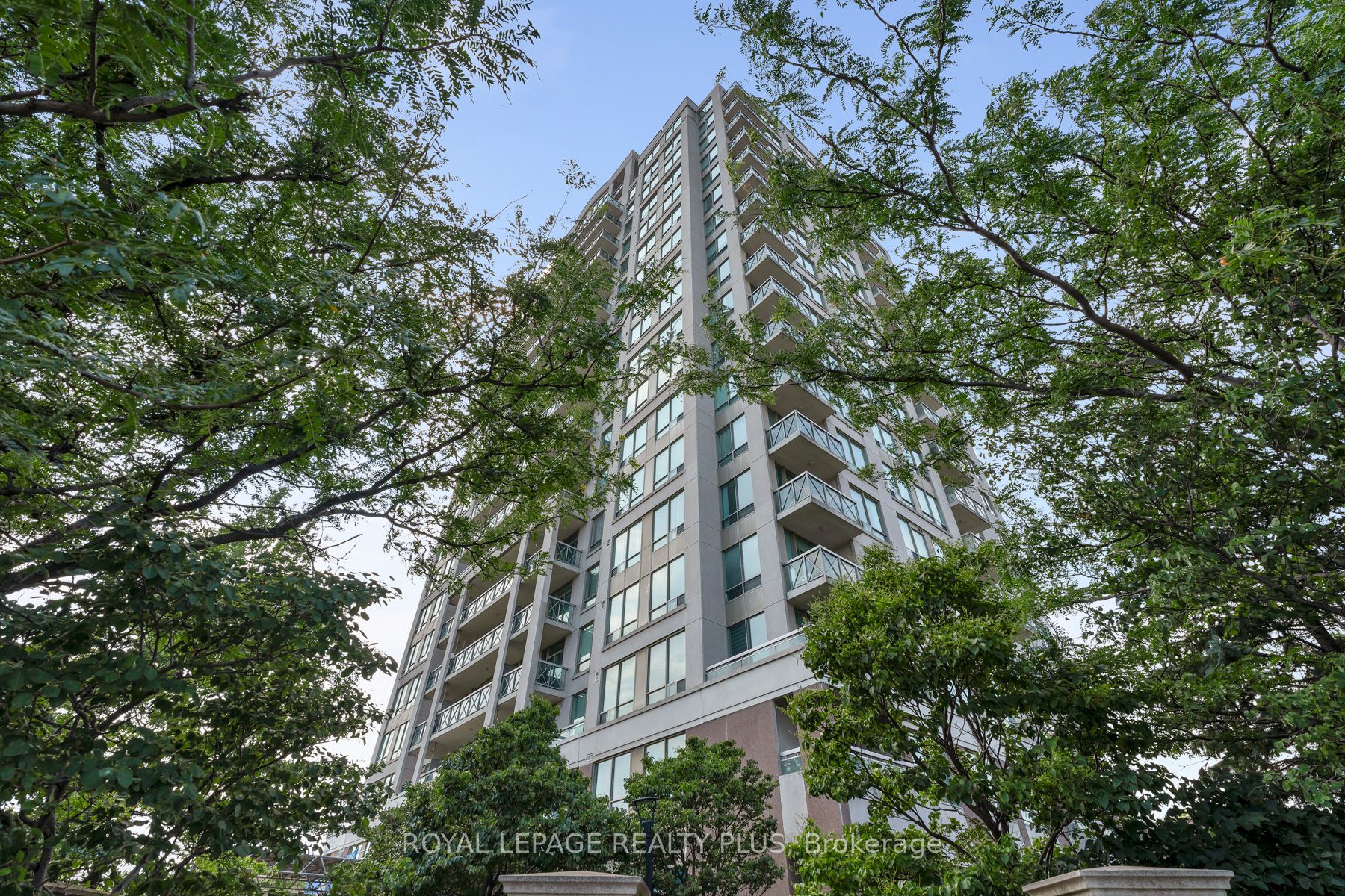 1359 Rathburn Road E 903