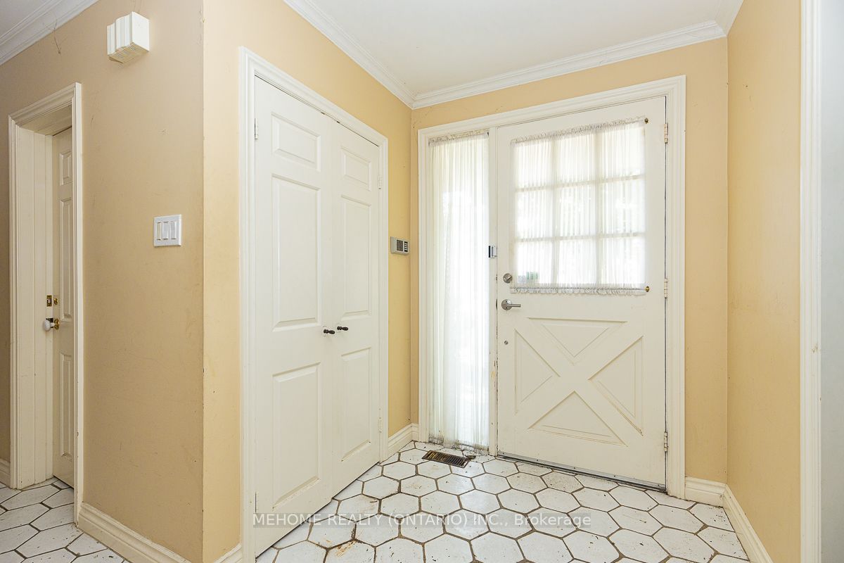 9 Laureleaf Road