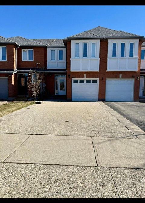 2225 Dale Ridge Drive Oakville ON L6M 3L4