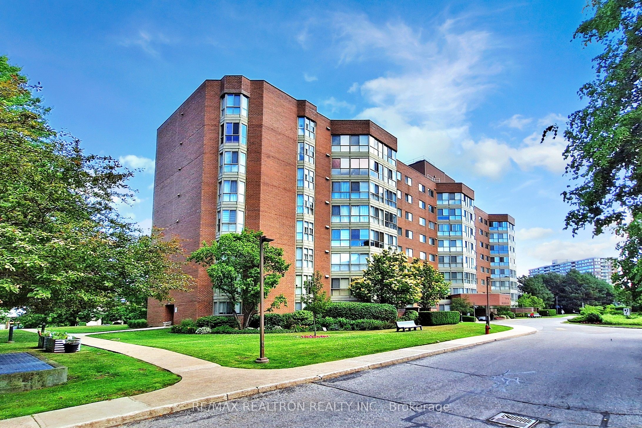 5 Weldrick Road W 703