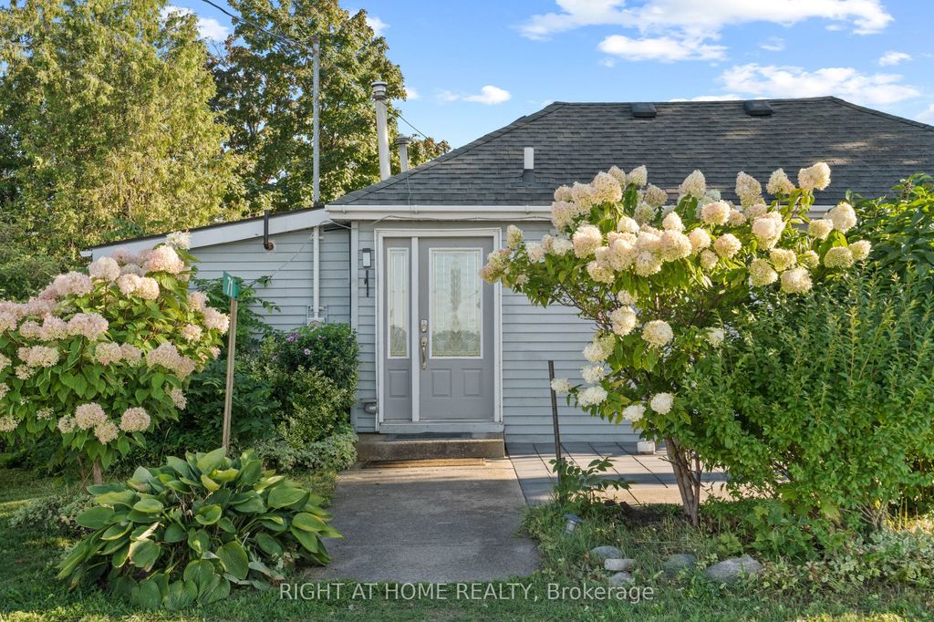 Photo of 71 Lighthouse Drive, Haldimand, ON N1A 2W6 (MLS # X12390125)