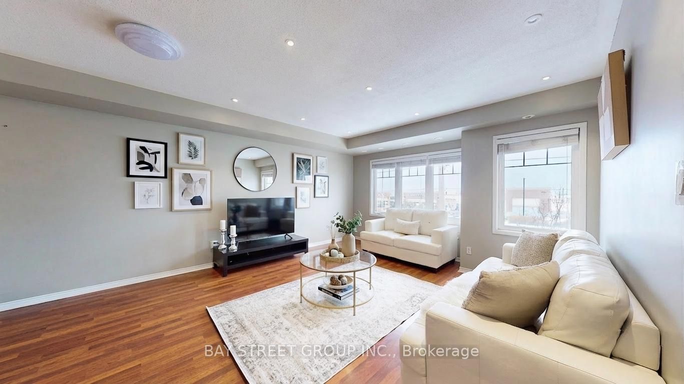 3975 Eglinton Avenue W 13