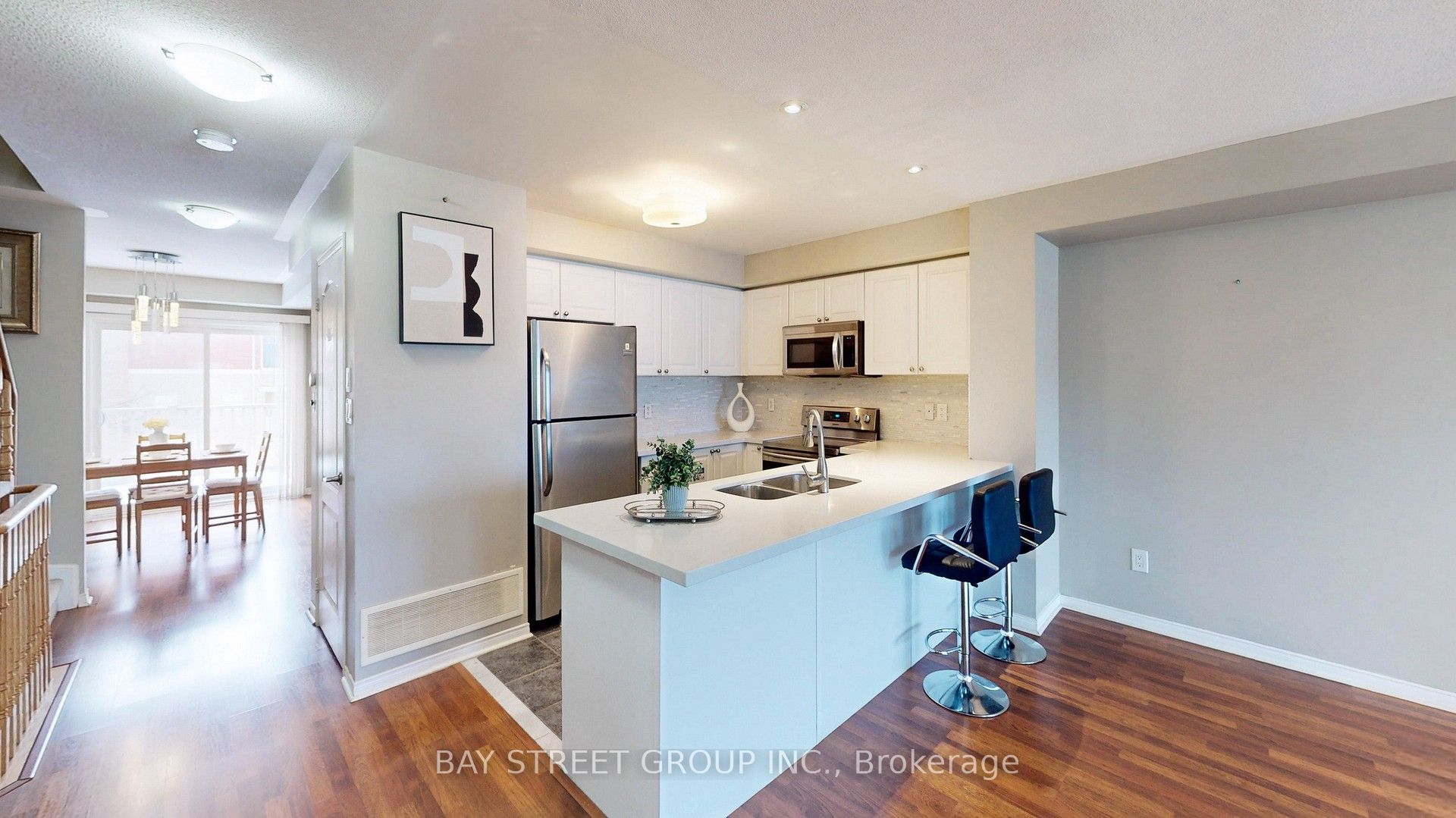 3975 Eglinton Avenue W 13