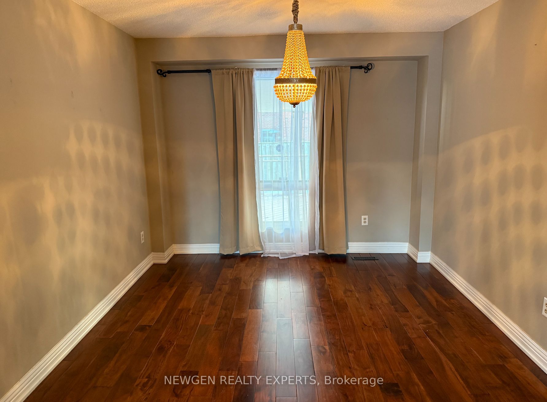 2636 Credit Valley Road