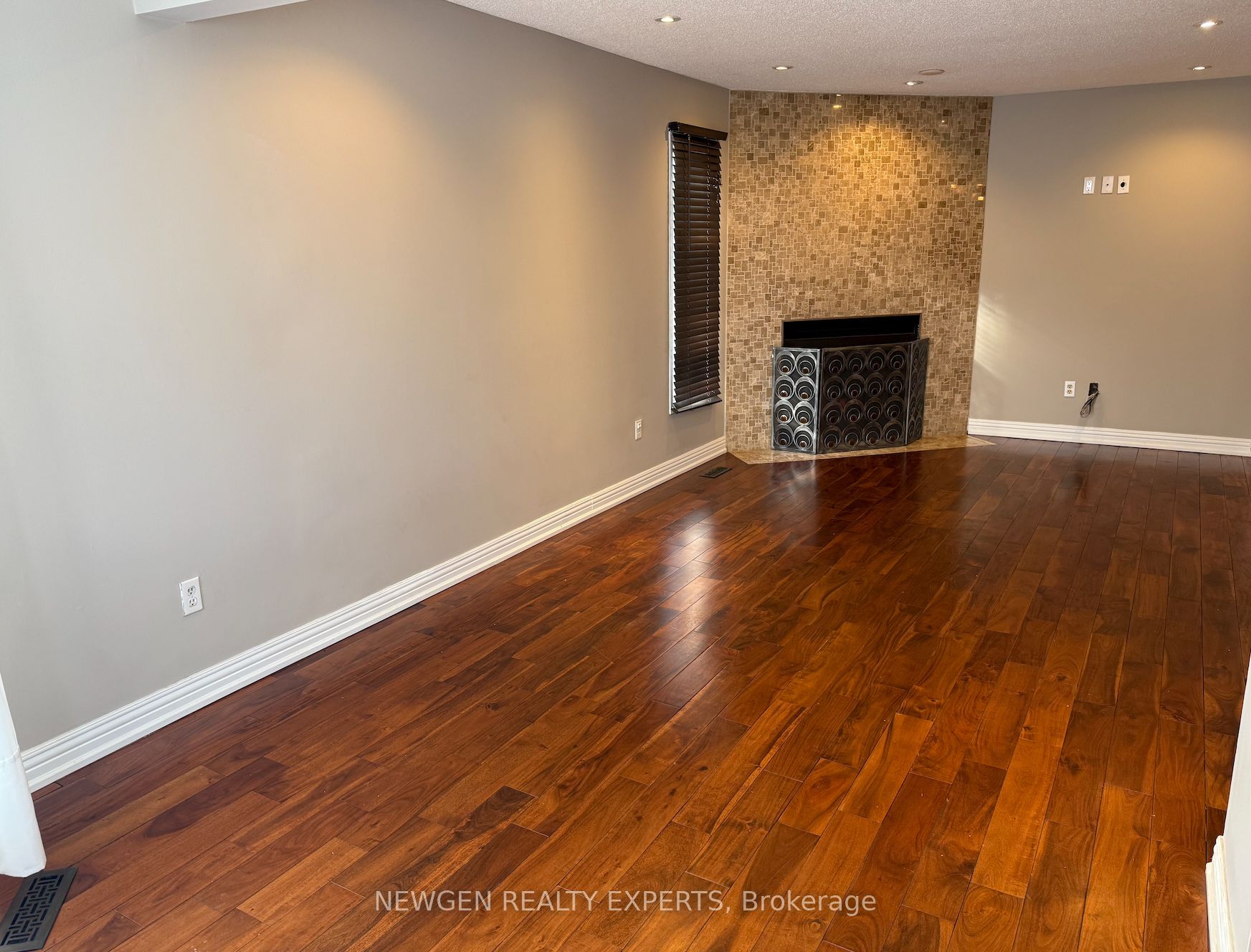 2636 Credit Valley Road