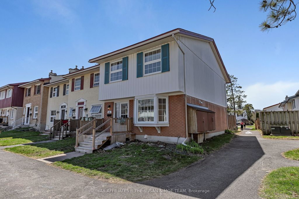Photo of 35 Monterey Drive, South of Baseline to Knoxdale, ON K2H 7A9 (MLS # X13065968)
