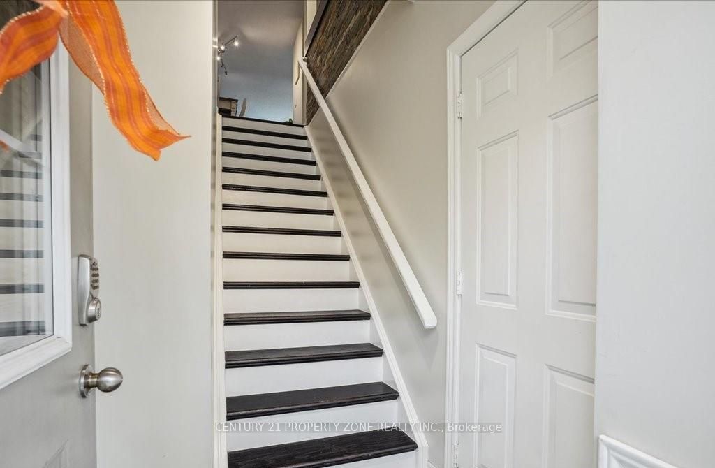 4045 Upper Middle Road 35