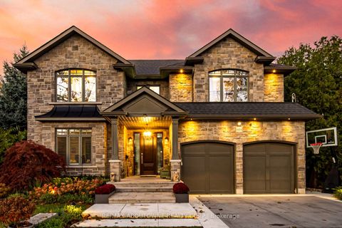 1271 Mineola Gardens Mississauga ON L5G 3Y5