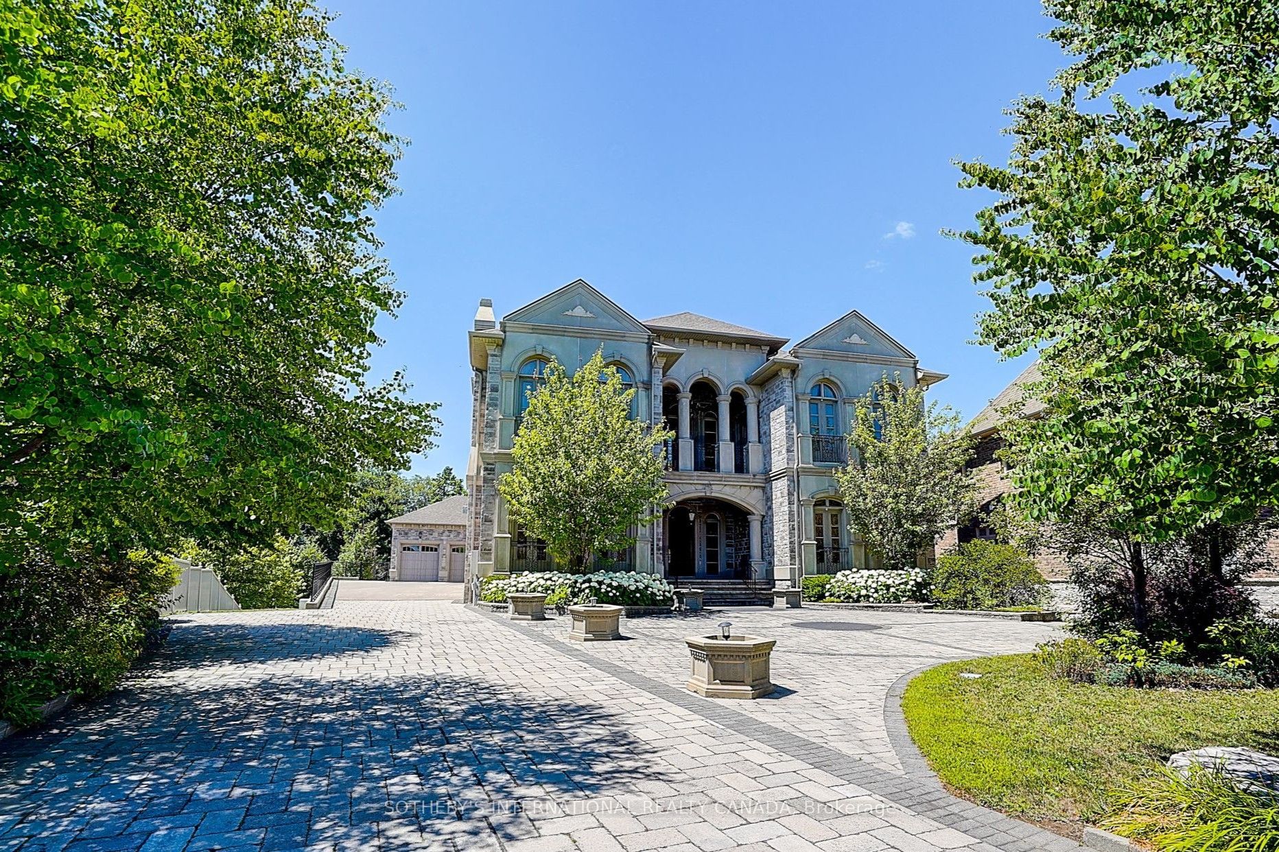 71 Grandvista Crescent