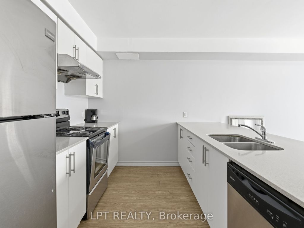 Photo of 244 Penetanguishene Road #4, Oro-Medonte, ON L4M 7C2 (MLS # S13027580)