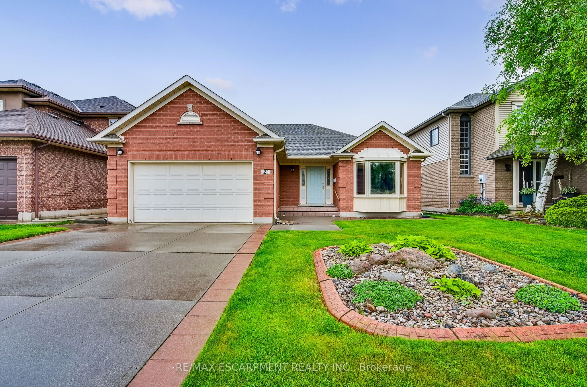 21 RIVIERA Ridge