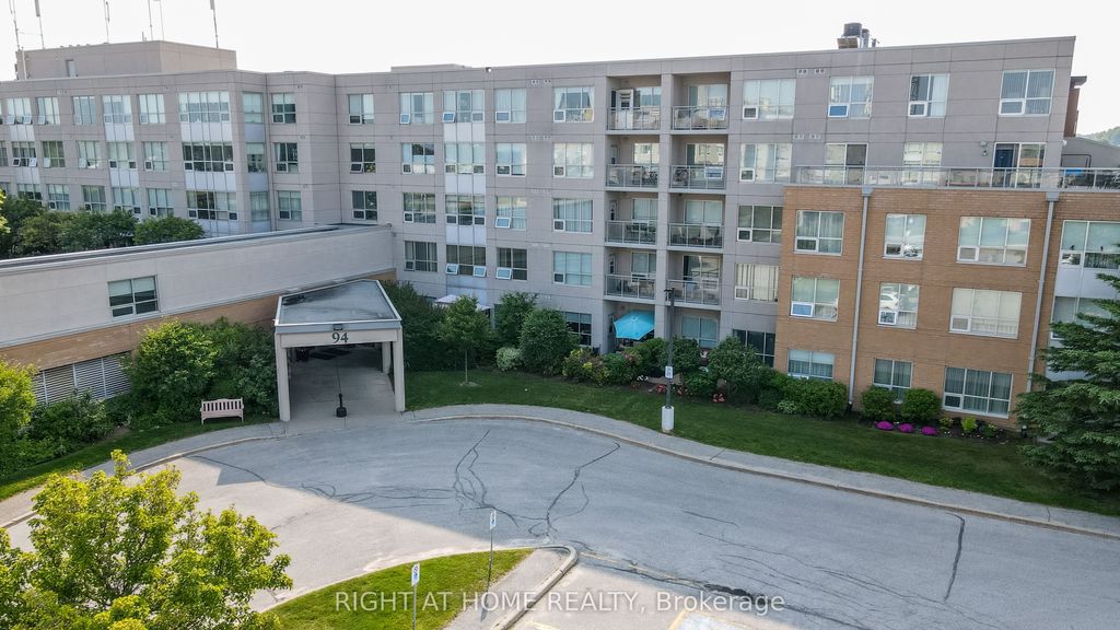 Photo of 94 Dean Avenue #412, Barrie, ON L4N 0M3 (MLS # S12843978)