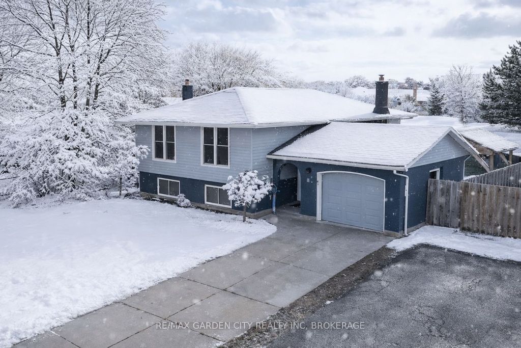 Photo of 4 Jeanette Drive, St. Catharines, ON L2N 6M4 (MLS # X12745704)