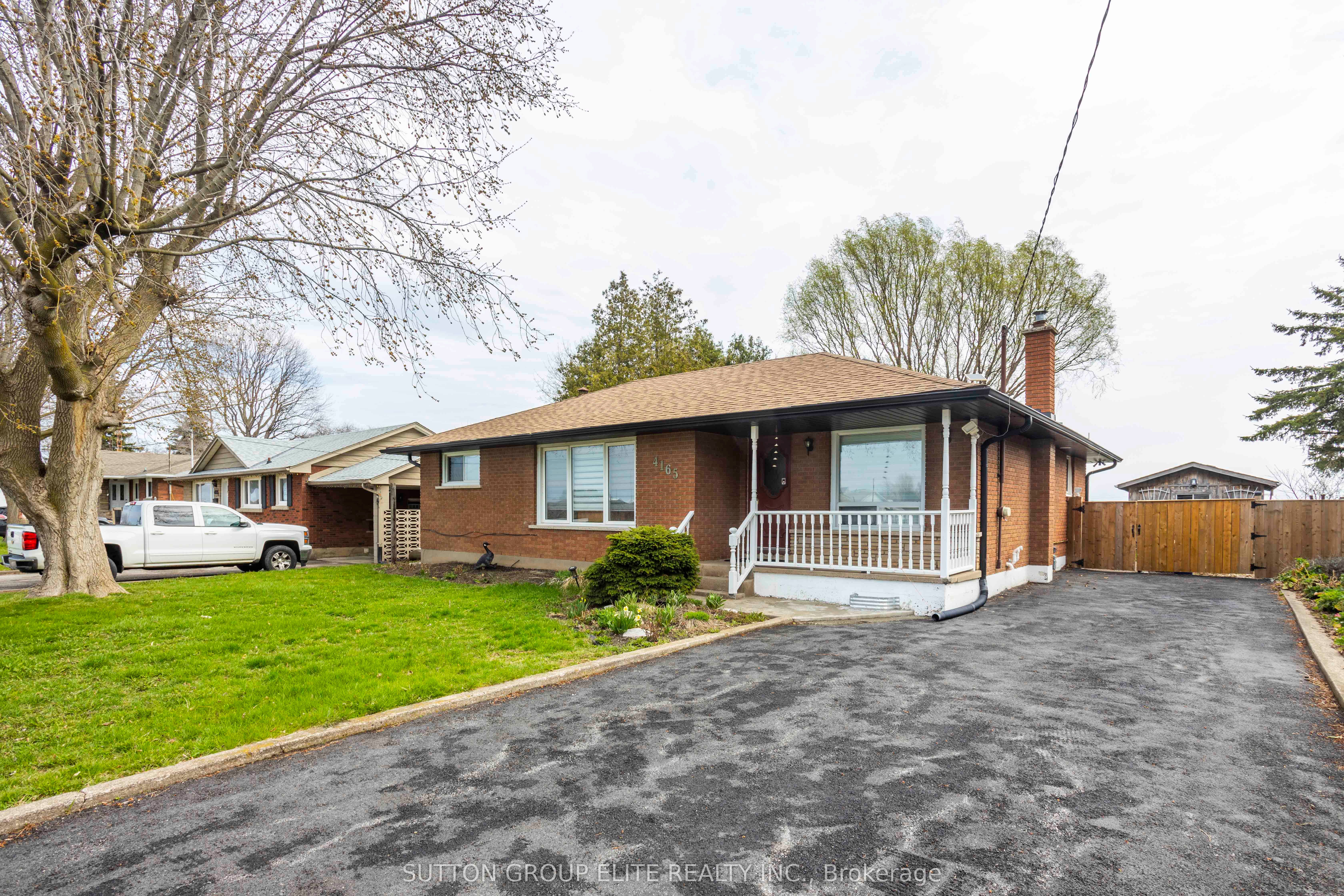 4165 Victoria Avenue