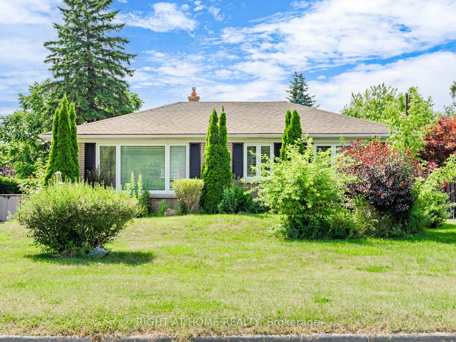 Photo 1 of 10 — 64 Mill Street, Ajax, ON L1S 6K6