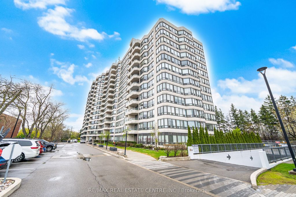 Photo of 8501 Bayview Avenue #1414, Richmond Hill, ON L4B 3J7 (MLS # N13106472)