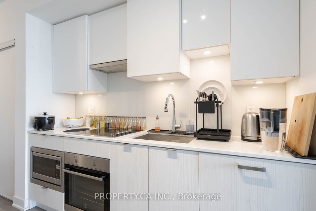 Photo of 99 Broadway Avenue #2612, Toronto, ON M4P 0E3 (MLS # C13762388)