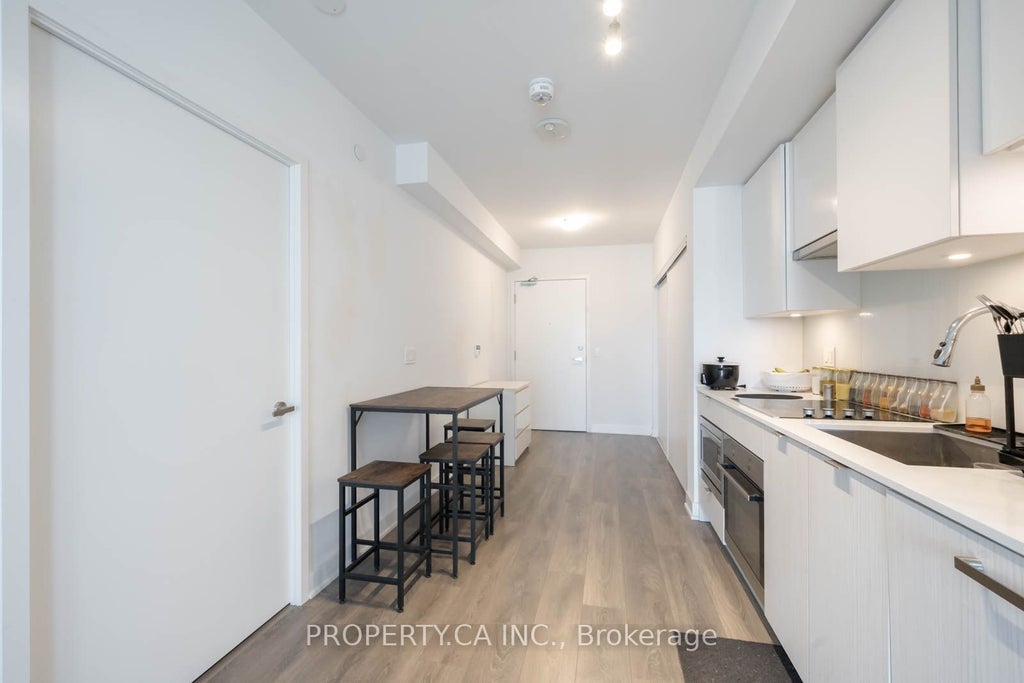 Photo of 99 Broadway Avenue #2612, Toronto, ON M4P 0E3 (MLS # C13762388)