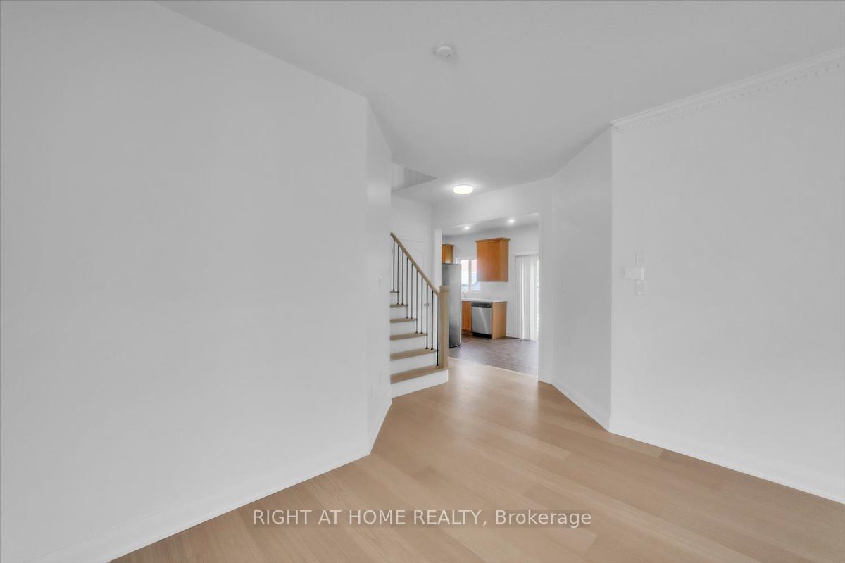 18 McQueen Crescent