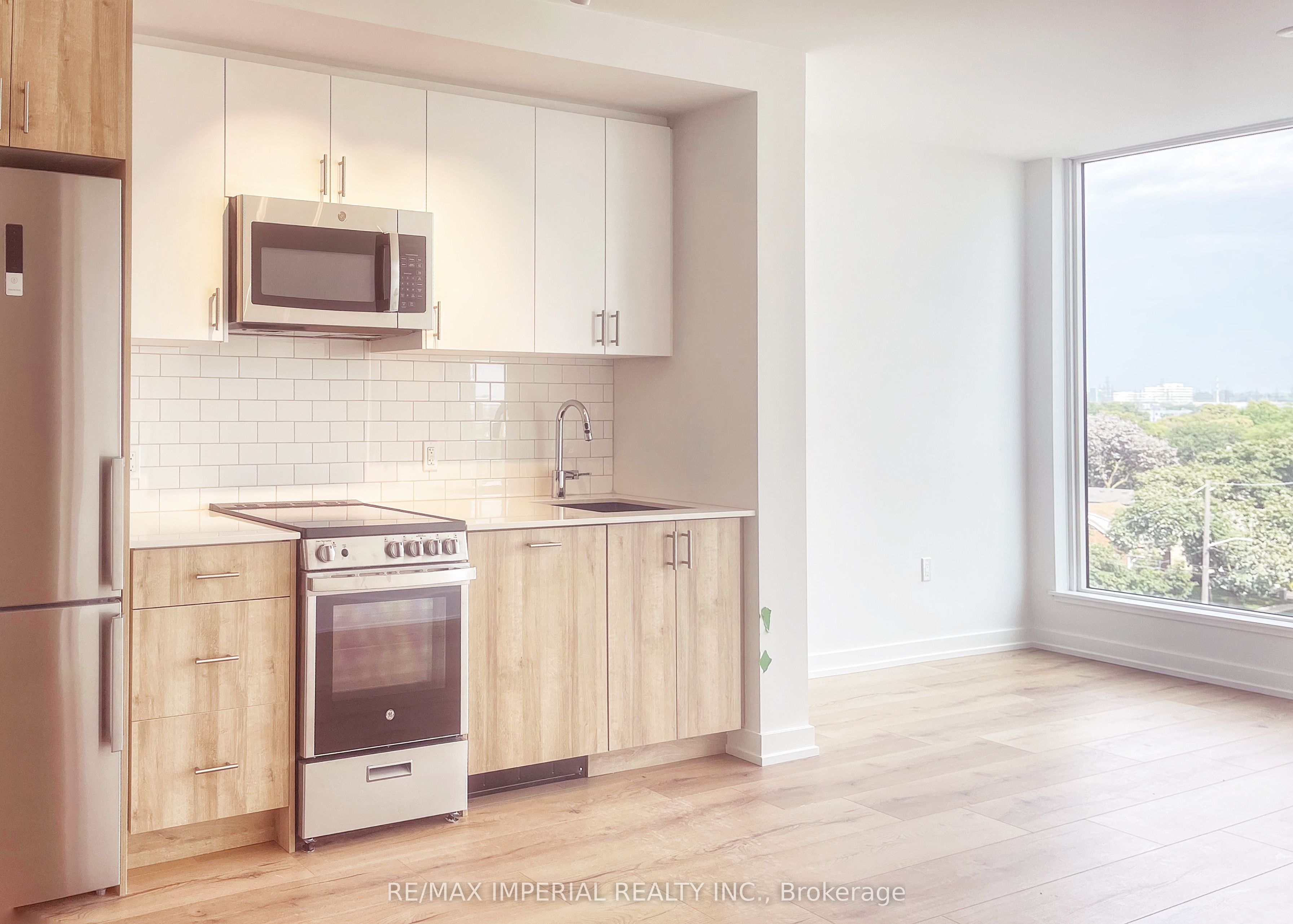 1195 The Queensway N/A 605