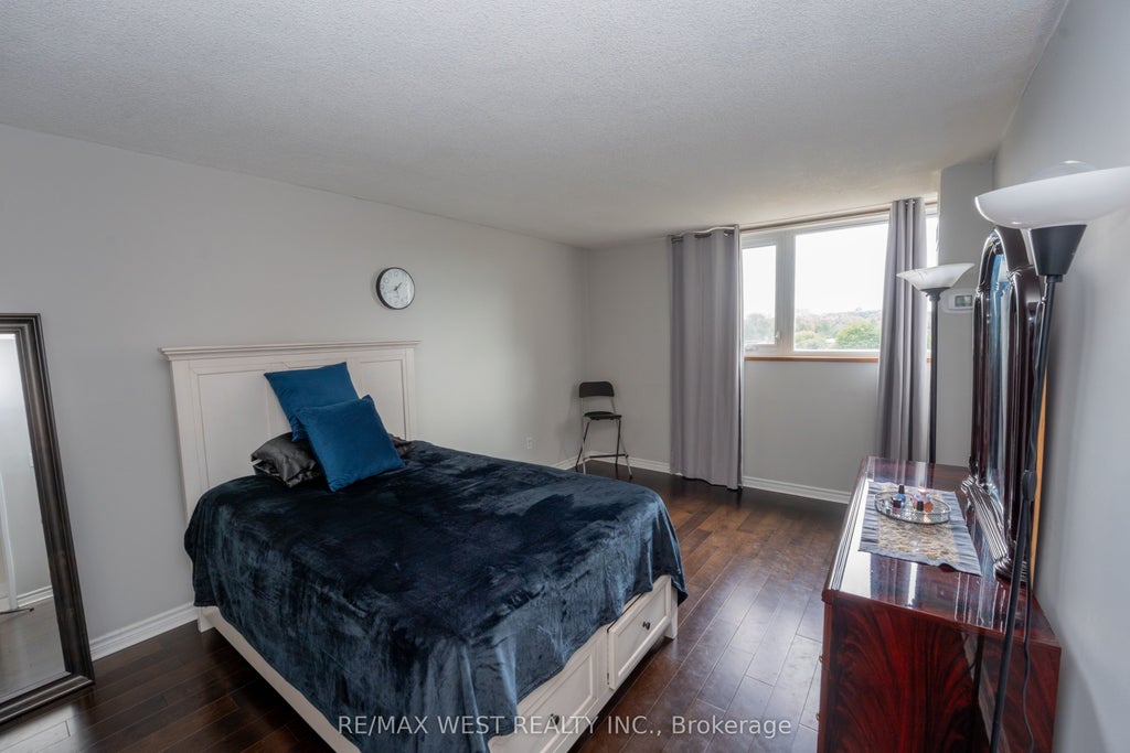 Photo of 260 Scarlett Road #709, Toronto, ON M6N 4X6 (MLS # W13757890)