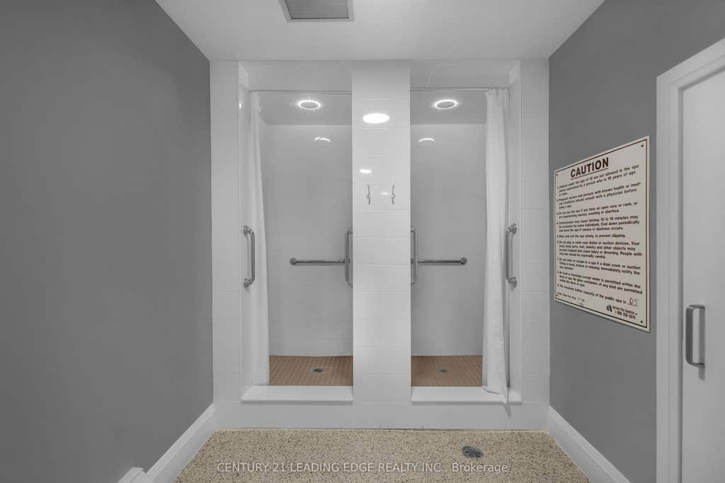 Photo of 442 Maple Ave Avenue #403, Burlington, ON L7S 2L7 (MLS # W13654036)