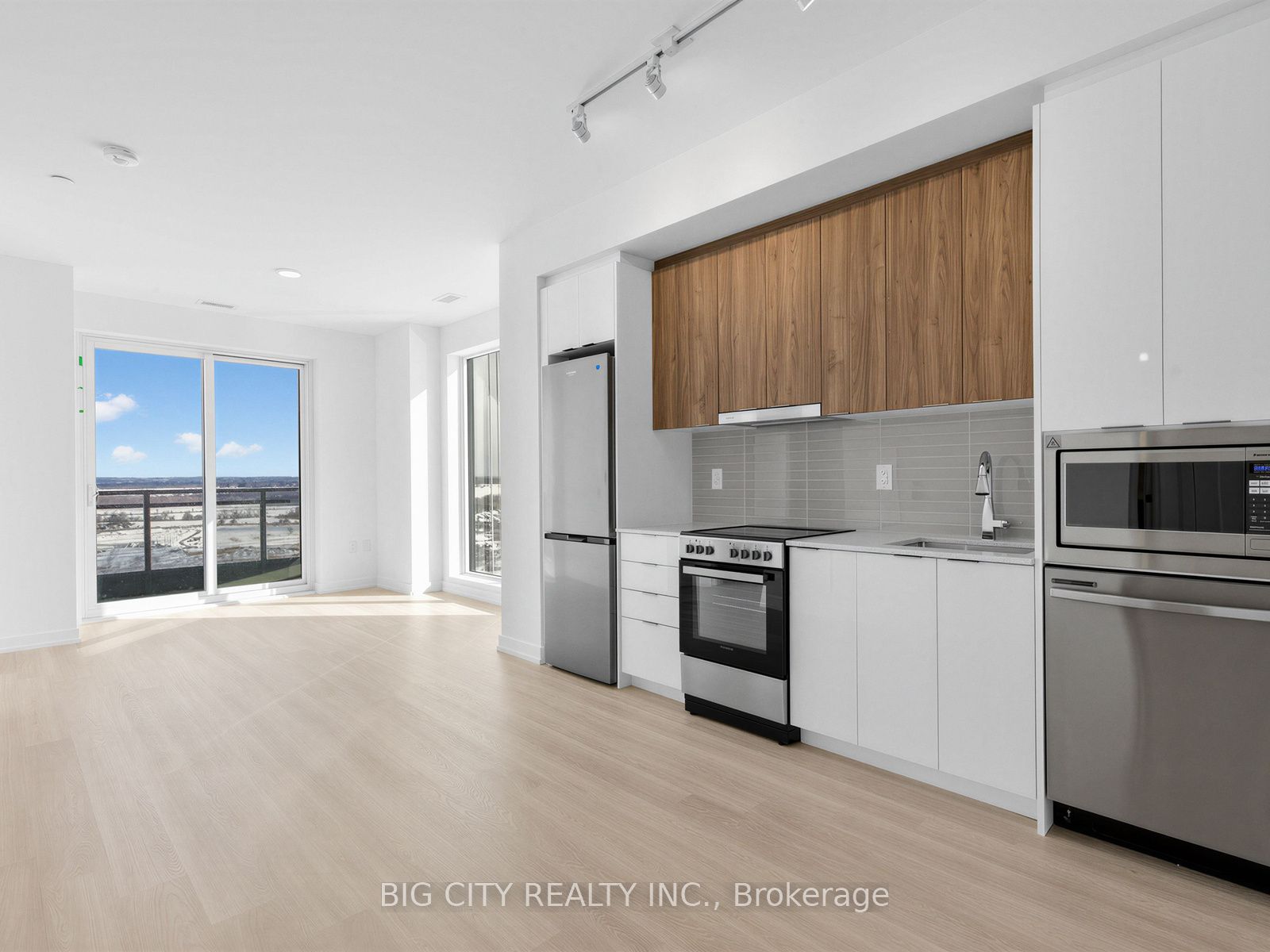 9751 Markham Road 1803