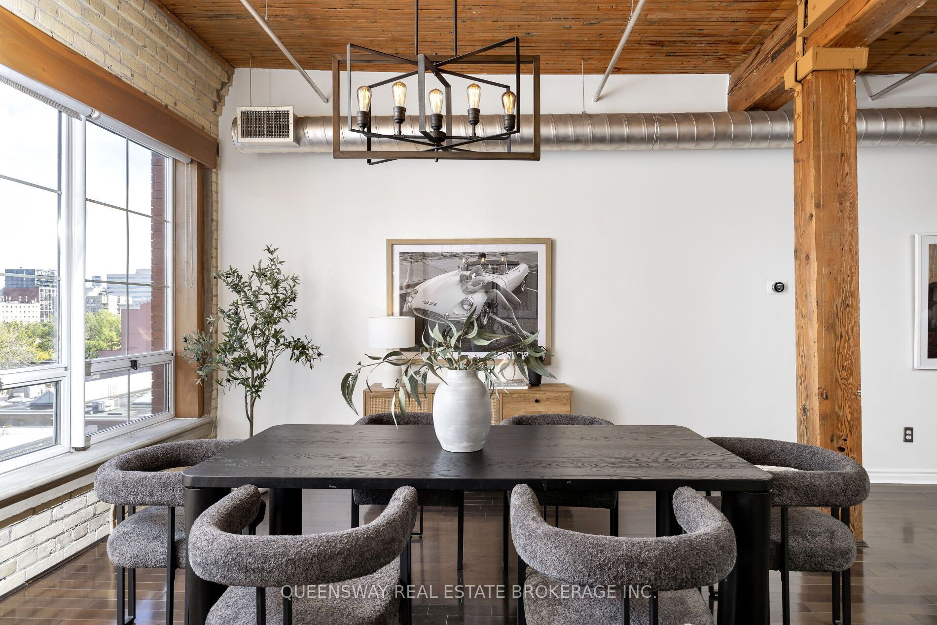 781 King Street W 602