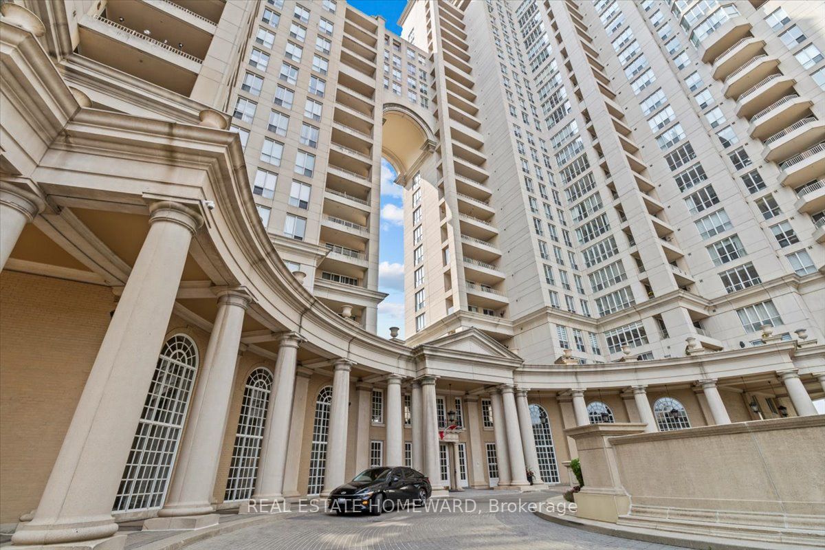 2285 Lake Shore Boulevard W 203