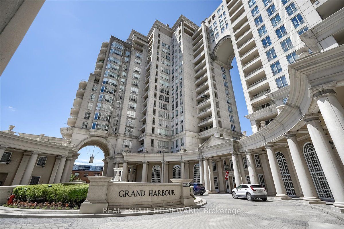 2285 Lake Shore Boulevard W 203