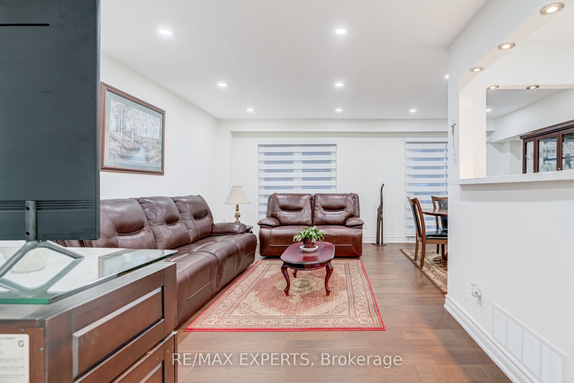 10 Knightsbridge Way