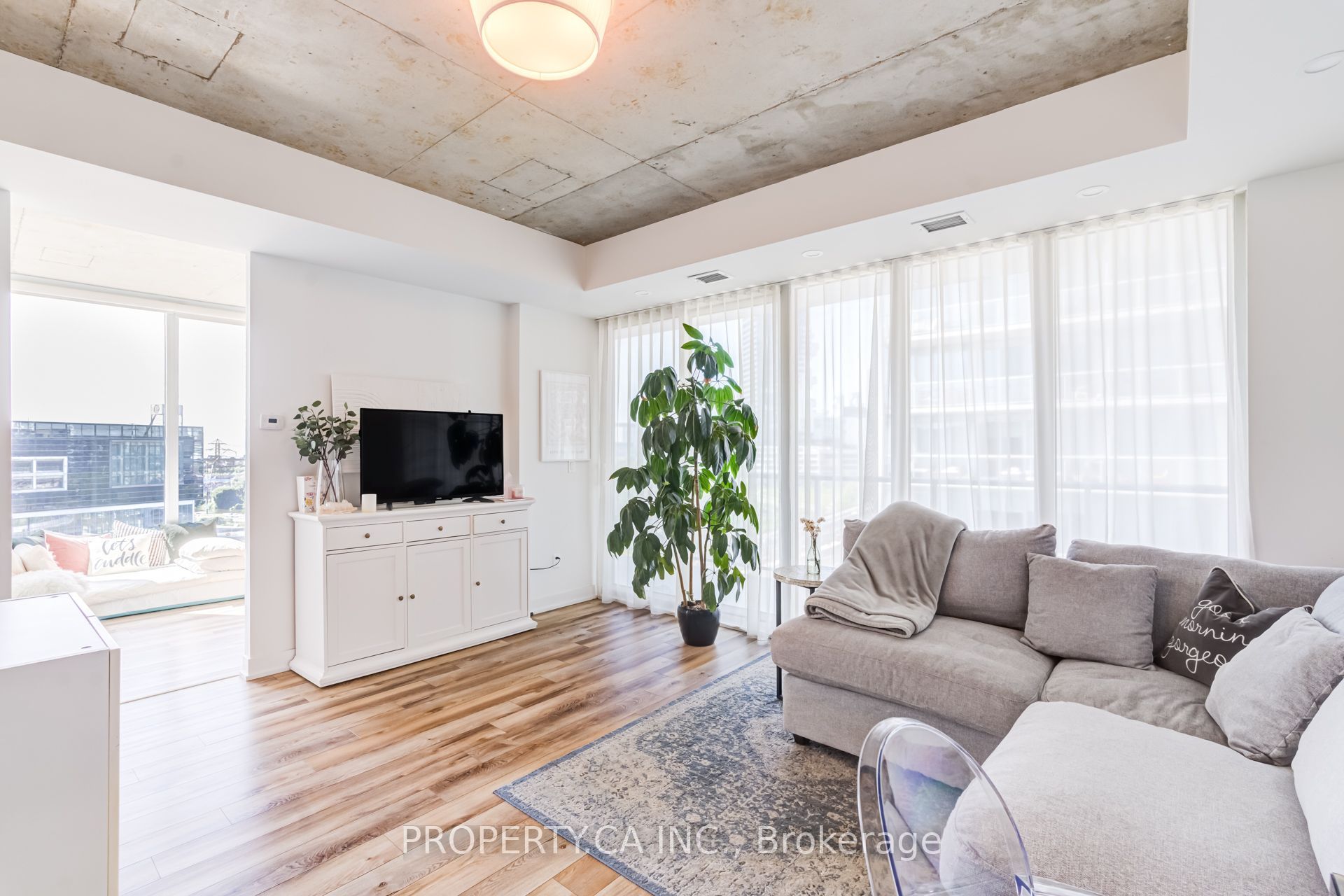 25 Baseball Place 607
