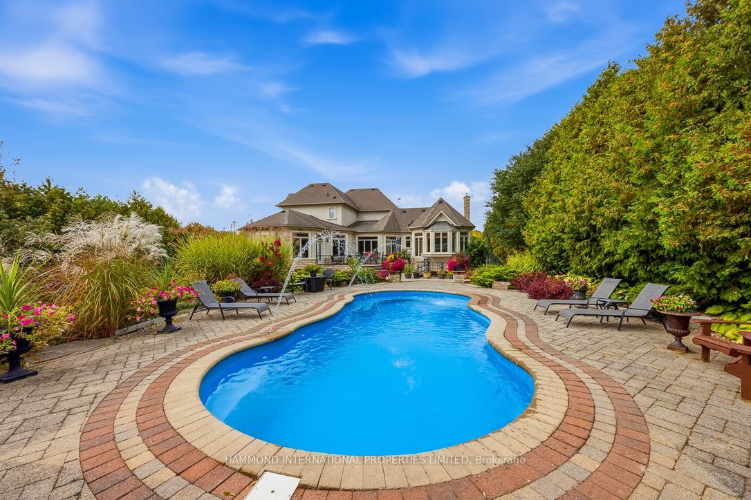 776 Woodland Acres Crescent