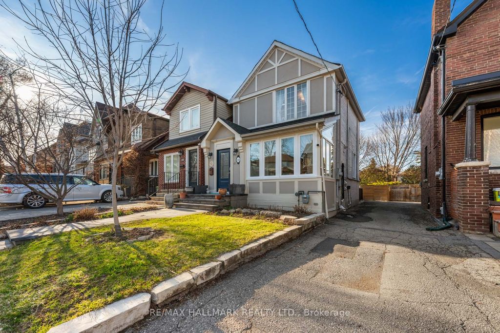 Photo of 146 Roslin Avenue, Toronto, ON M4N 1Z4 (MLS # C13115586)