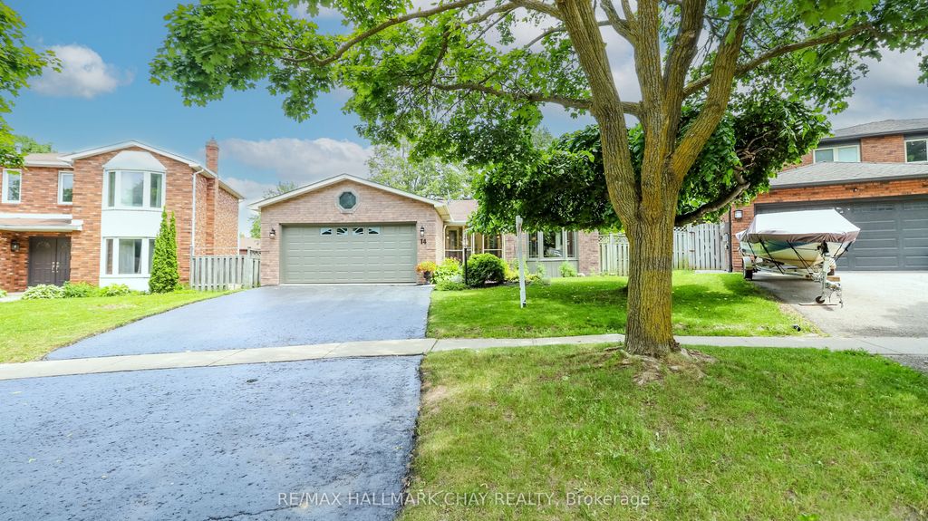 Photo of 14 Autumn Lane, Barrie, ON L4N 6G8 (MLS # S12980092)