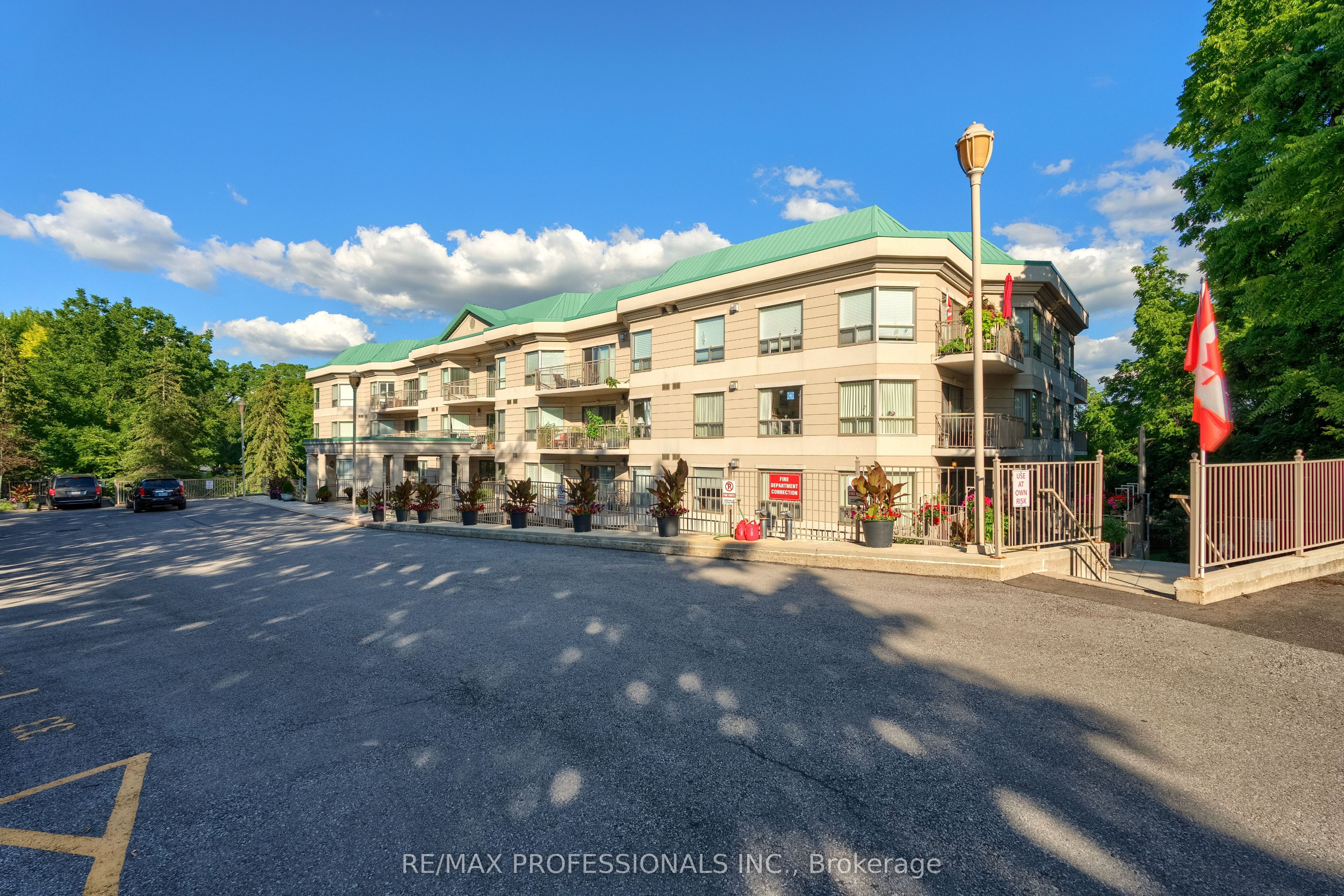 24 Chapel Street 206