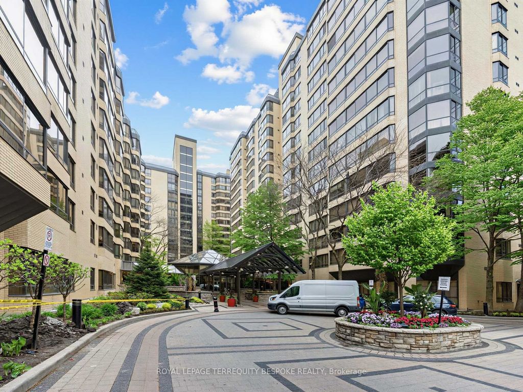 Photo of 211 St Patrick Street #406, Toronto, ON M5T 2Y9 (MLS # C13140498)