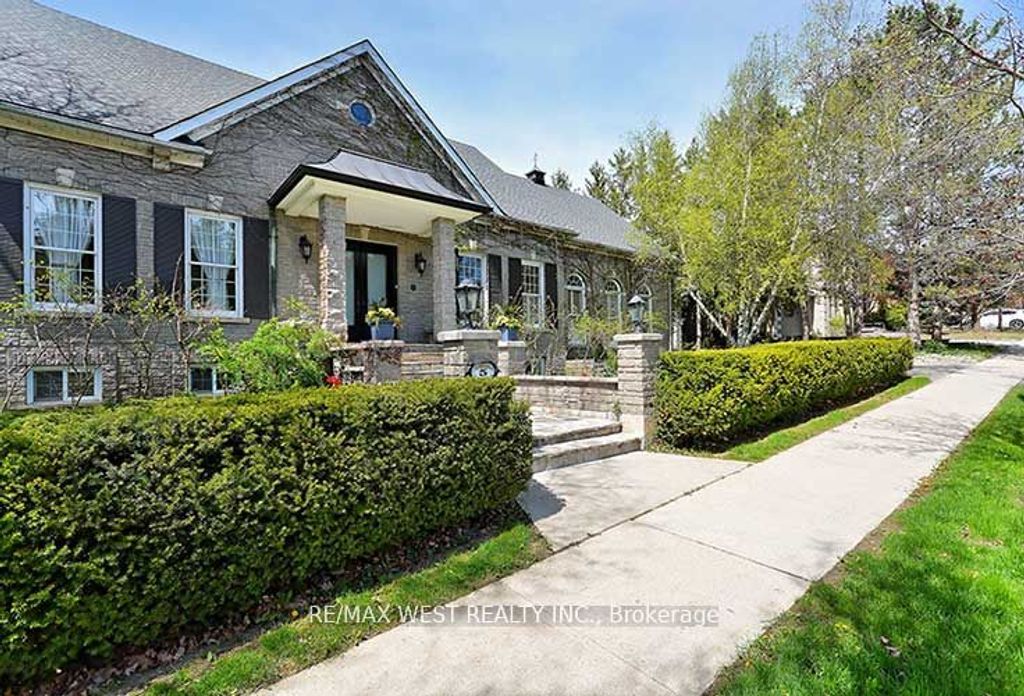 Photo of 5 Humberview Drive, Vaughan, ON L4H 1B1 (MLS # N12795858)