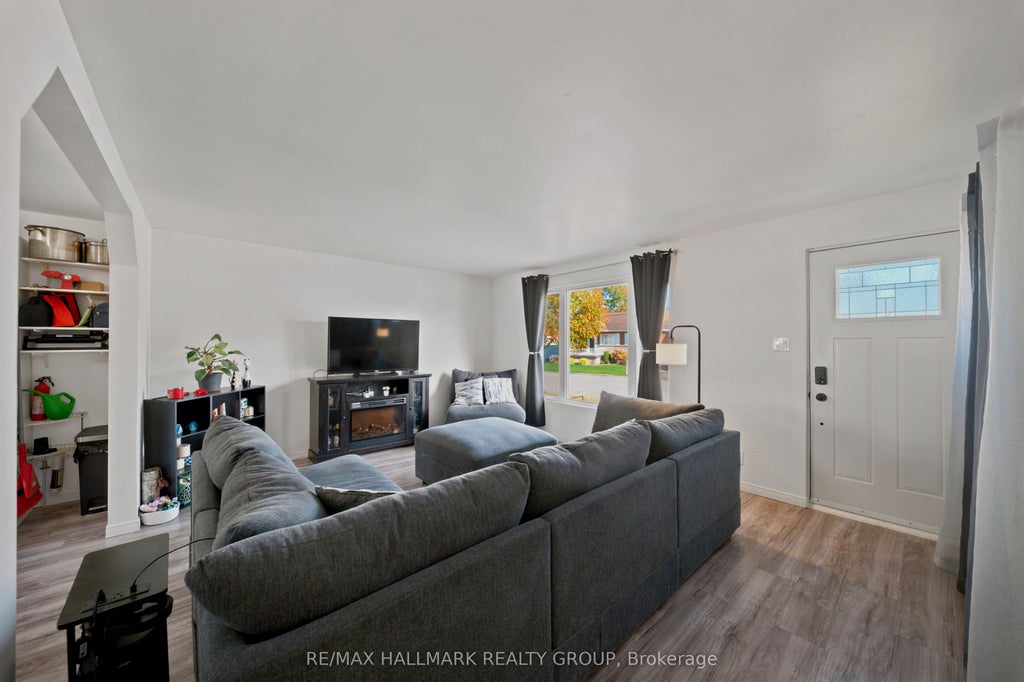 Photo of 312 DUFFERIN Street, Hawkesbury, ON K6A 2E5 (MLS # X14091354)