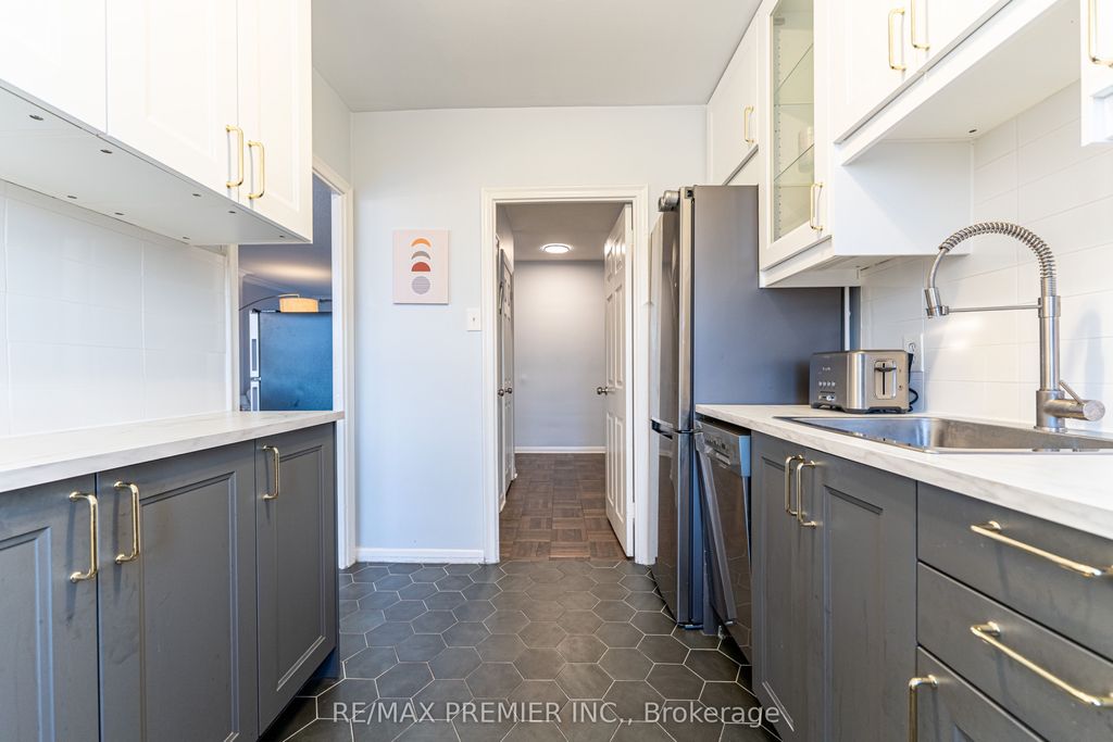 Photo of 660 Eglinton Avenue W #612, Toronto, ON M5N 1C3 (MLS # C13053842)