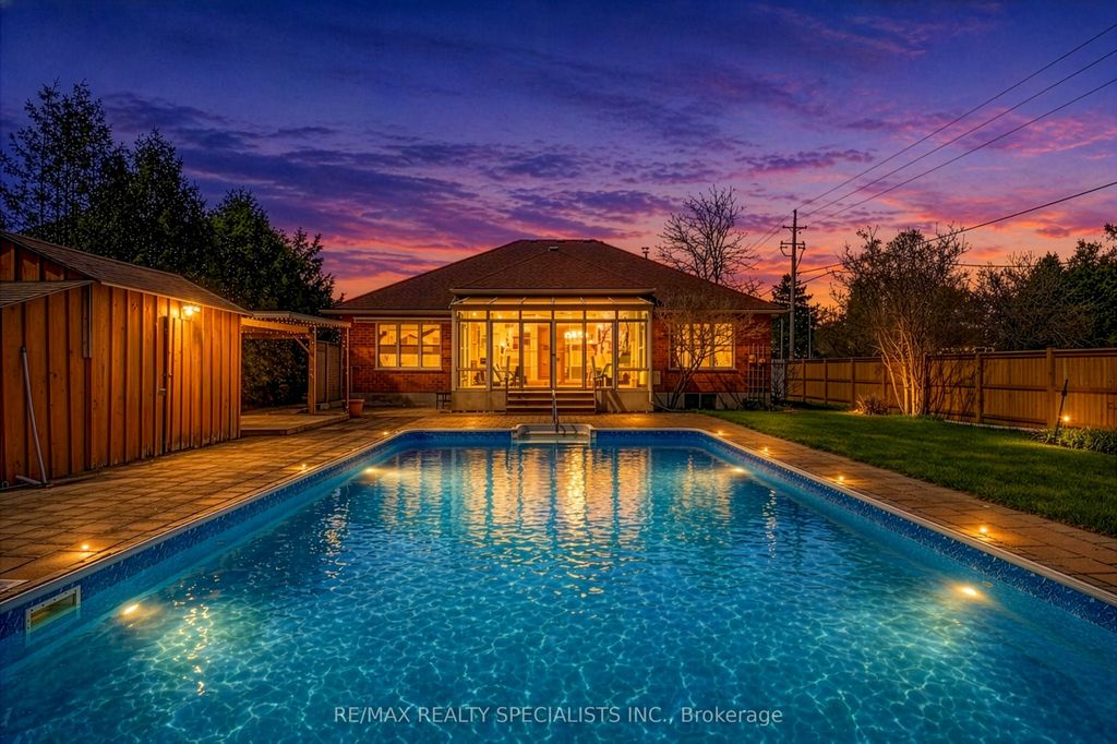 Photo of 10 Prince Of Wales Gate, London North, ON N6H 5M3 (MLS # X13046370)