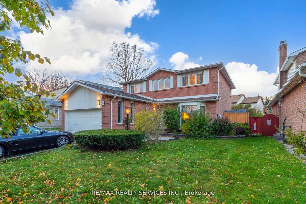 Photo of 18 Mitchell Avenue, Brampton, ON L6Z 1H3 (MLS # W12583828)