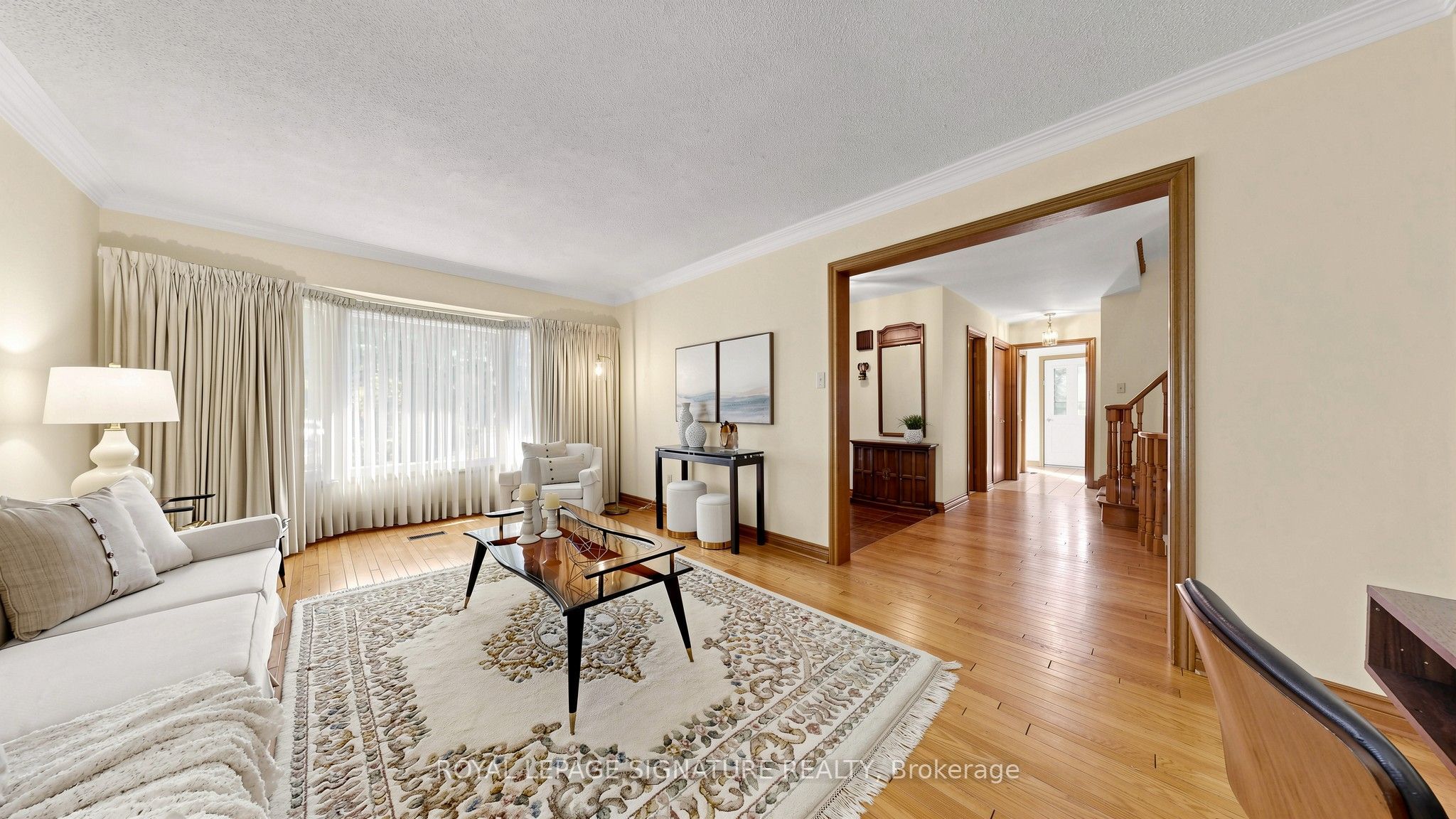 8 Royal Garden Boulevard
